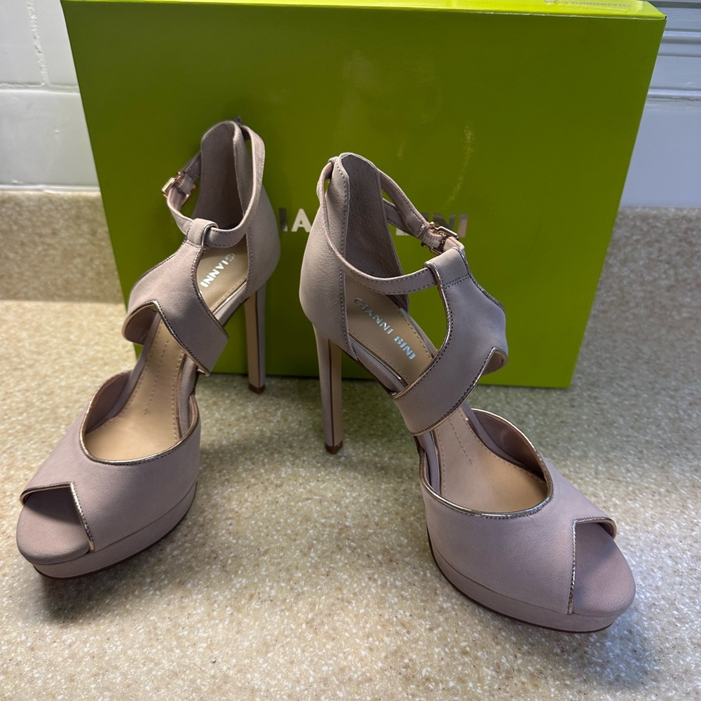 Gianni Bini Lavender & Rose Gold Heels